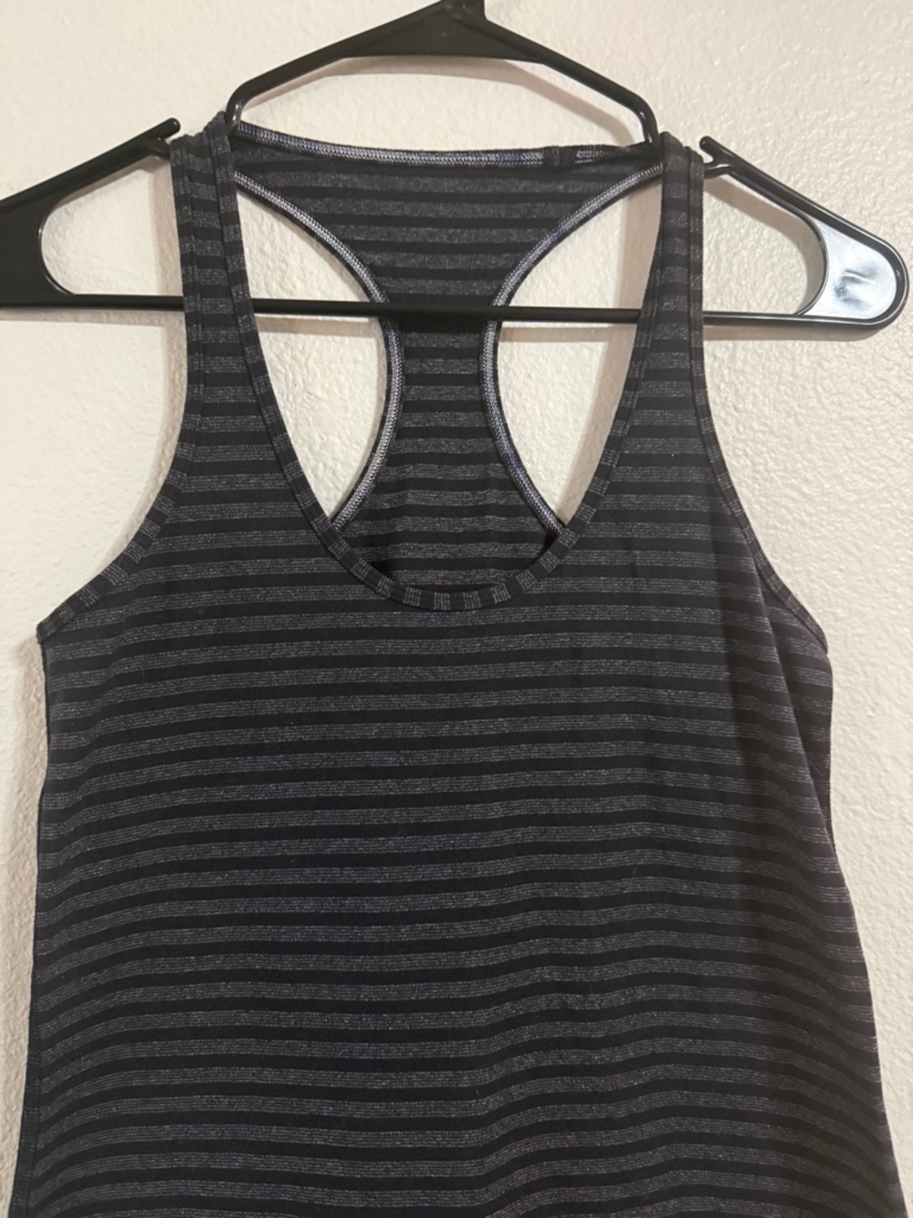Lululemon Women Tank Top Crew Neck Striped Sleeveless Size 4 Polyester Gray - Picture 2 of 6